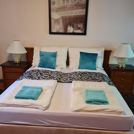 Szabolcs Toroes Panzio Bed & Breakfast エクステリア 写真