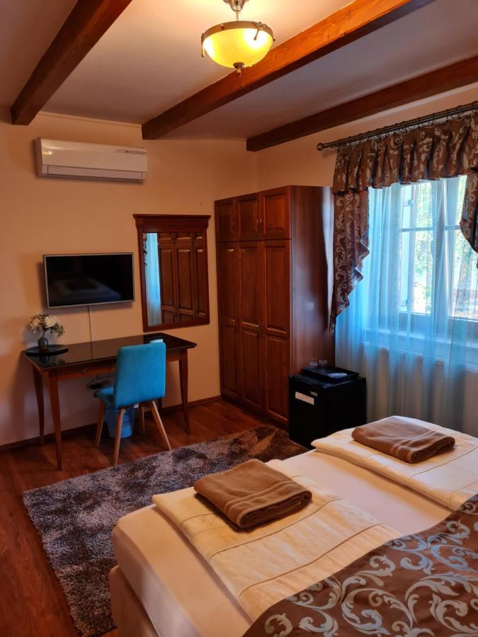 Szabolcs Toroes Panzio Bed & Breakfast エクステリア 写真