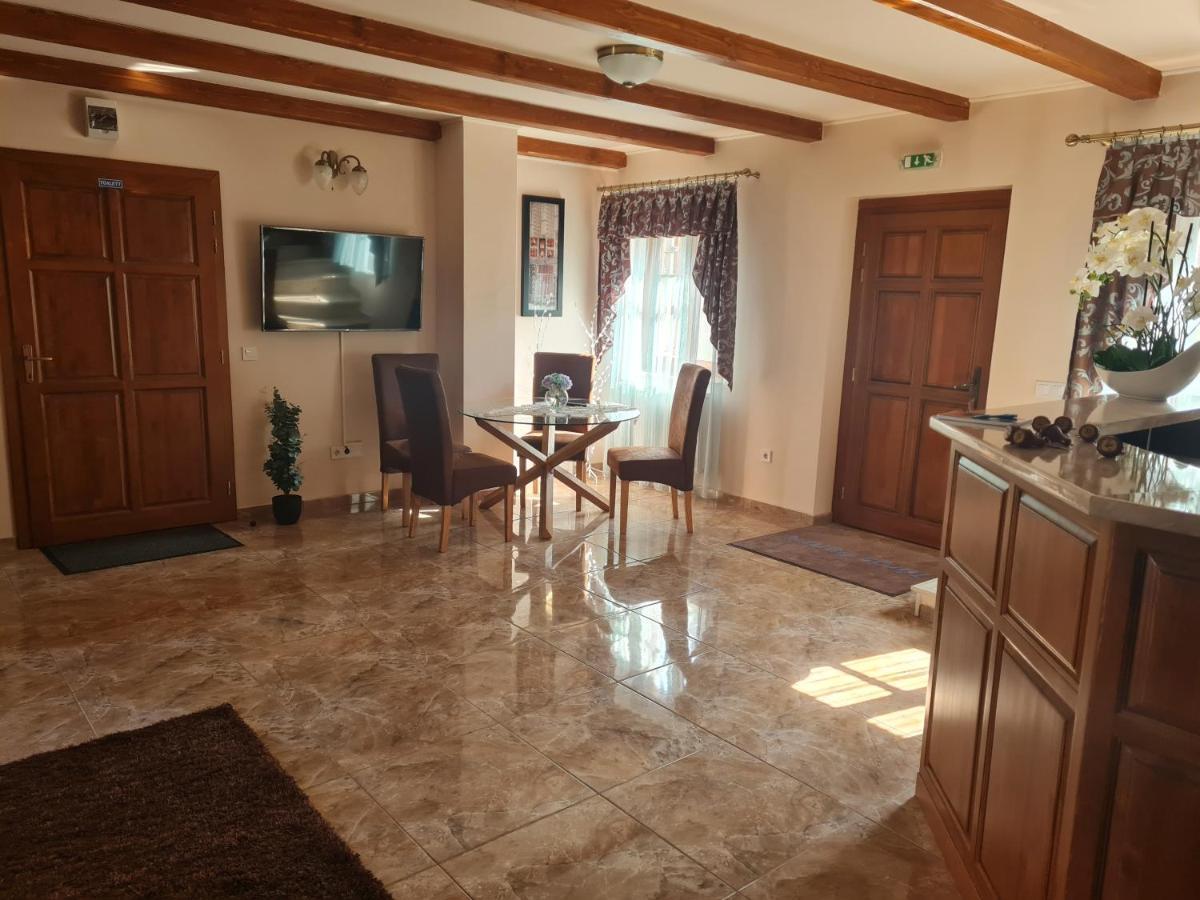 Szabolcs Toroes Panzio Bed & Breakfast エクステリア 写真