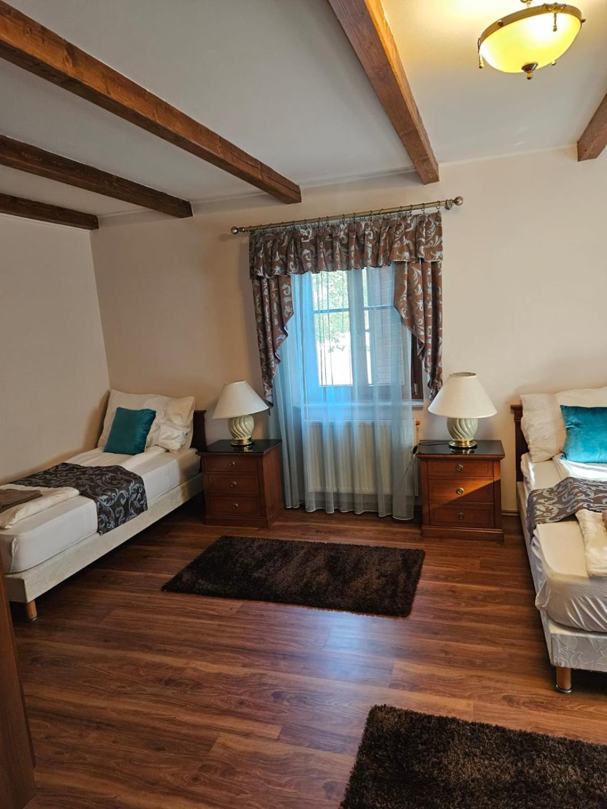 Szabolcs Toroes Panzio Bed & Breakfast エクステリア 写真